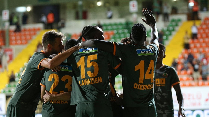 Alanyaspor evinde kazandı