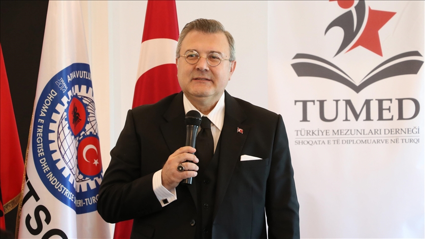 Ambasadori turk: Studentët shqiptarë do të jenë një urë lidhëse mes Shqipërisë dhe Turqisë