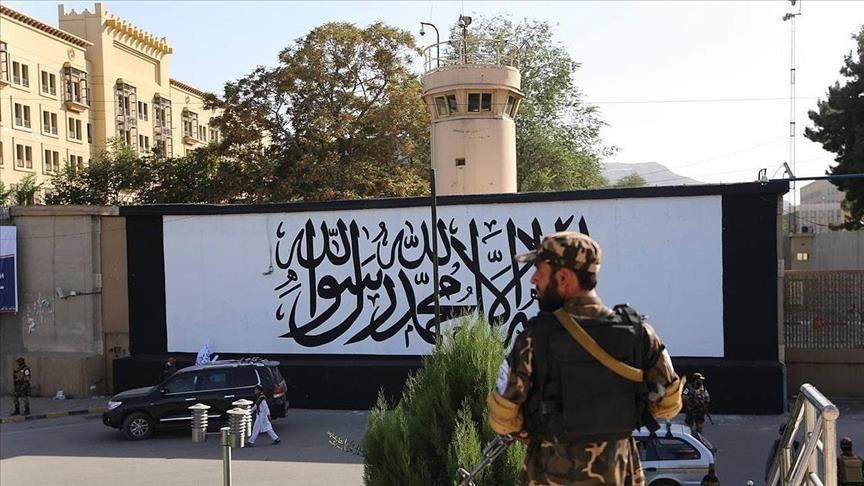 "طالبان" الأفغانية تعتذر لباكستان بشأن حادث نزع العلم