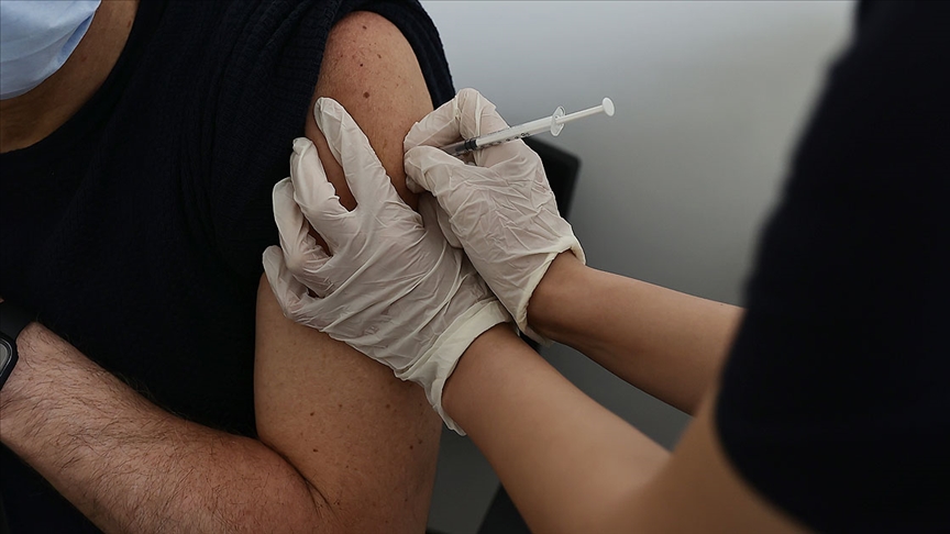 ABnin ilaç düzenleyicisi, Kovid-19 aşısında üçüncü doz kararını ekimde verecek