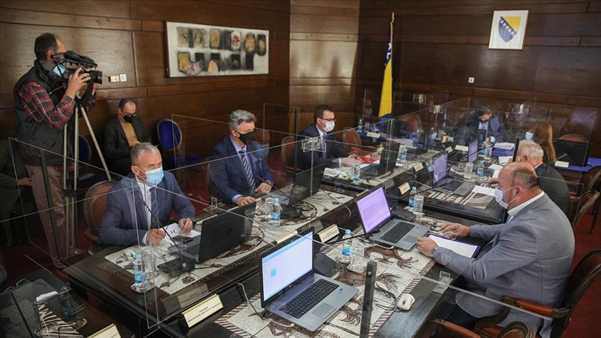 Vlada FBiH: Raste broj pacijenata na respiratoru i smrtnih ishoda od posljedica COVID-a