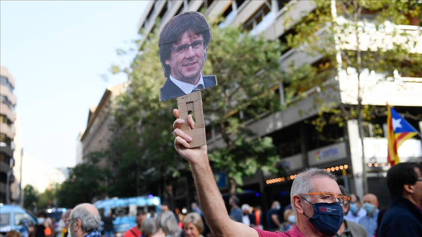 Líder independentista catalán que había huido, Carles Puigdemont, fue arrestado en Cerdeña