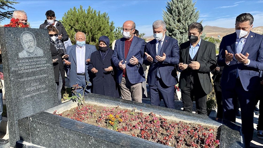Bozkırın Tezenesi Neşet Ertaş Kırşehirdeki mezarı başında anıldı