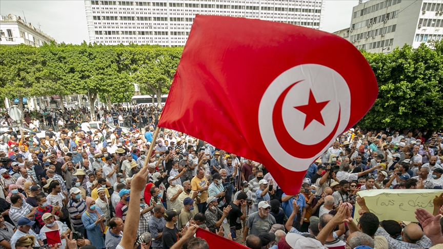 Tunusta Cumhurbaşkanı Saidin olağanüstü kararları protesto edildi