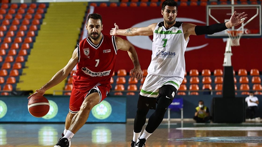 Basketbolda Erkekler Federasyon Kupası Manisa Büyükşehir Belediyespor kazandı