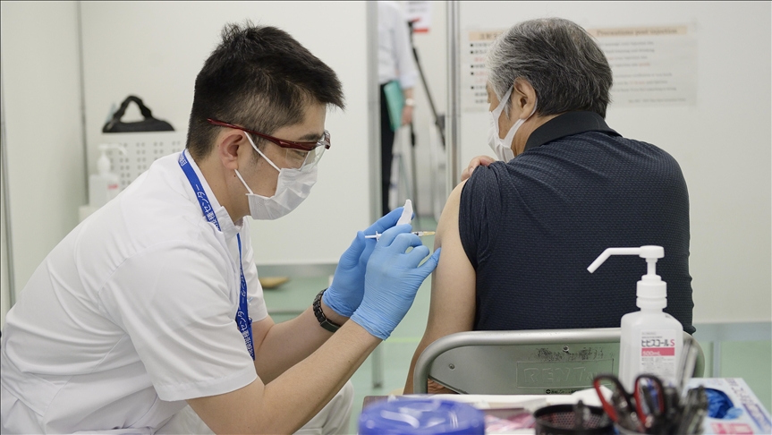 Japan početkom 2022. počinje s trećom dozom vakcine protiv COVID-19 za starije