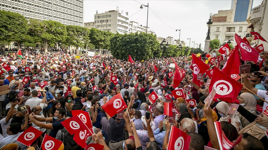 المرزوقي مثنيا على محتجي تونس: رسائلكم وصلت لكل المعنيين