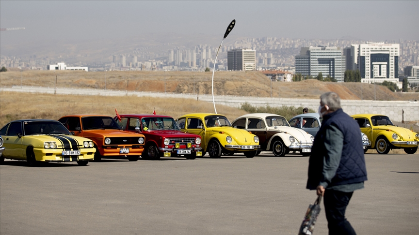 Klasik arabalar Ankarada buluştu