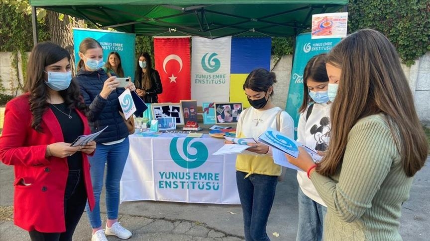 "يونس إمره" ينظم برنامجا تعريفيا باللغة التركية في رومانيا