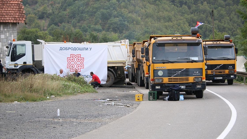 Kosovo: Na Jarinju mirno, put još uvijek blokiran