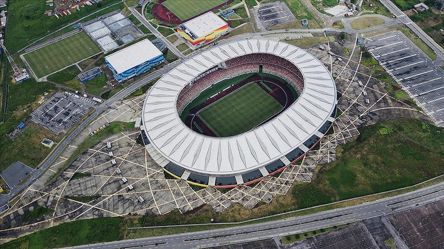 Kamerunun en büyük ve en lüks stadyumunu Türk şirketi yaptı