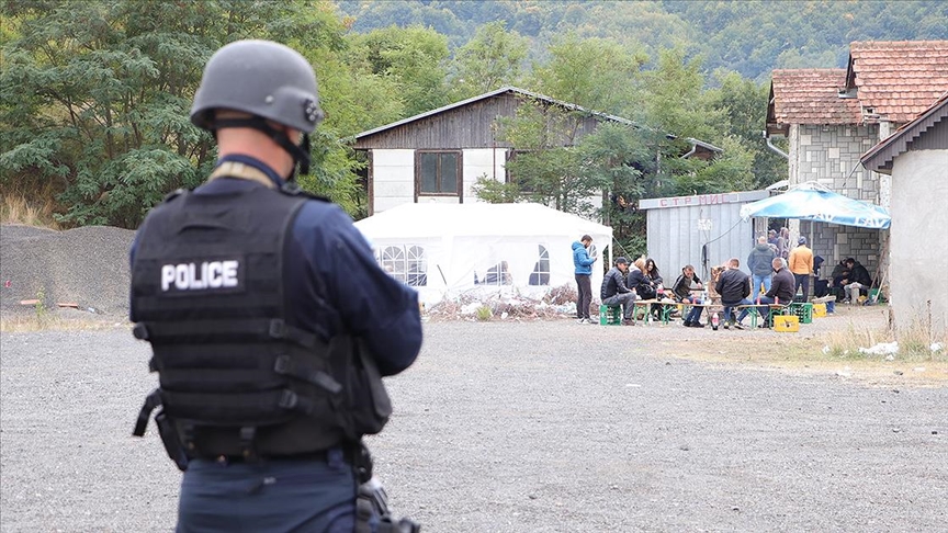 Sırbistan, Kosova ile sınır gerginliği konusunda NATO'nun tepkisini bekliyor