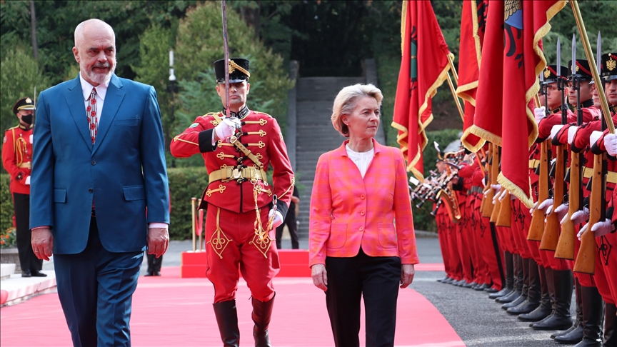 Ursula von der Leyen počela zvaničnu posjetu Albaniji