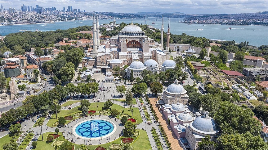 İstanbula 8 ayda 4 milyon 854 bin yabancı turist geldi