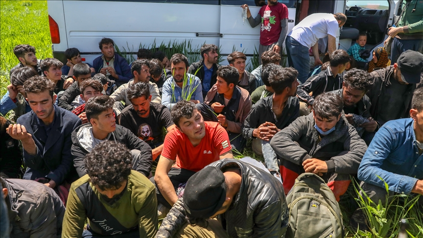 17 foreign nationals held for illegally entering Turkey