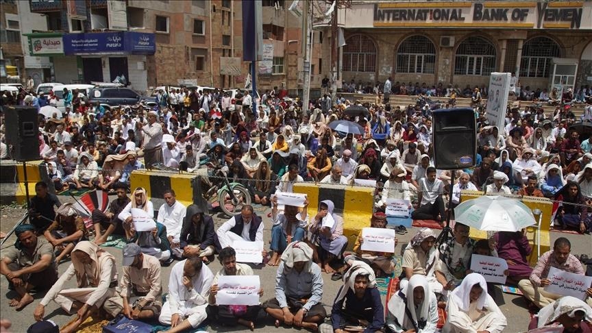 اقتصاد اليمن.. احتجاجات متصاعدة وقودها "ريال" آيل للانهيار (تقرير)