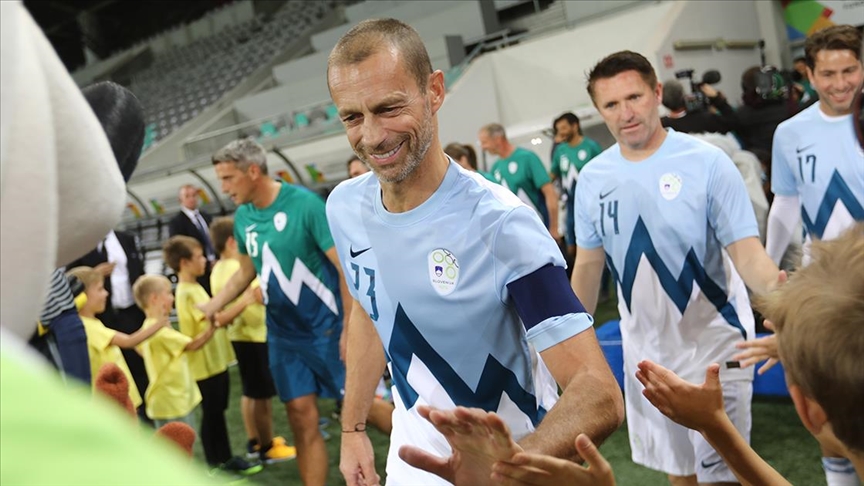 Humanitarno fudbalsko veče u Ljubljani: Na teren istrčali Čeferin, Figo, Robbie Keane i slovenski olimpijci