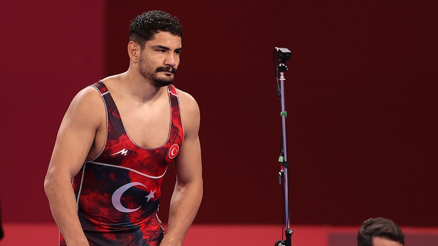 Taha Akgül Dünya Güreş Şampiyonasında yarı finale çıktı