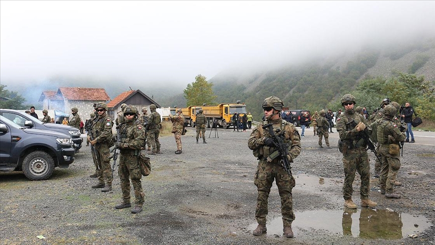 Kosova ve Sırbistan, plaka krizini sonlandıran anlaşma gereği birliklerini geri çekti