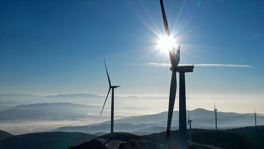 Türkiyenin rüzgar enerjisi kurulu gücü 10 bin 585 megavata ulaştı