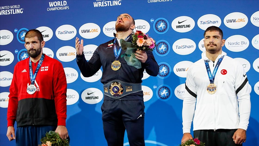 Milli güreşçi Taha Akgül dünya üçüncüsü oldu 