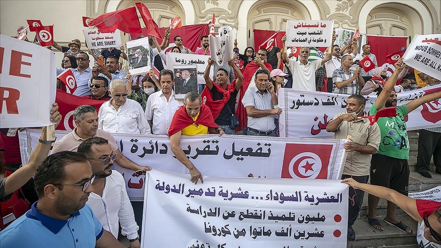 Tunus’ta Cumhurbaşkanı Kays Said’e destek gösterisi