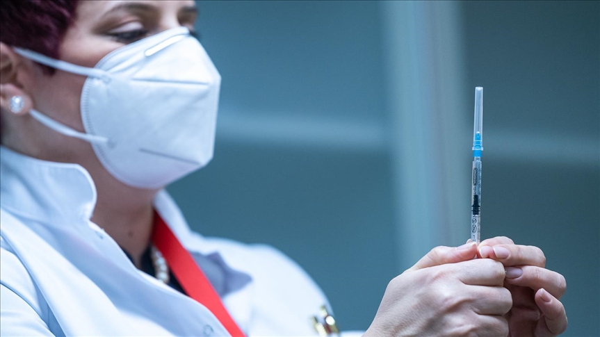 Crna Gora: Savjetodavno tijelo za imunizaciju preporučilo davanje treće doze vakcine protiv koronavirusa