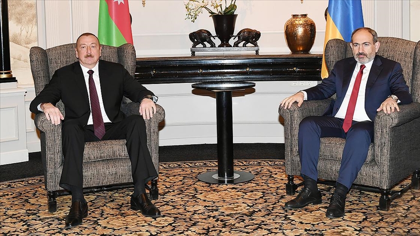 Azerbaycan ve Ermenistan liderleri, Karabağ savaşının 1. yılında görüşmeye sıcak bakıyor