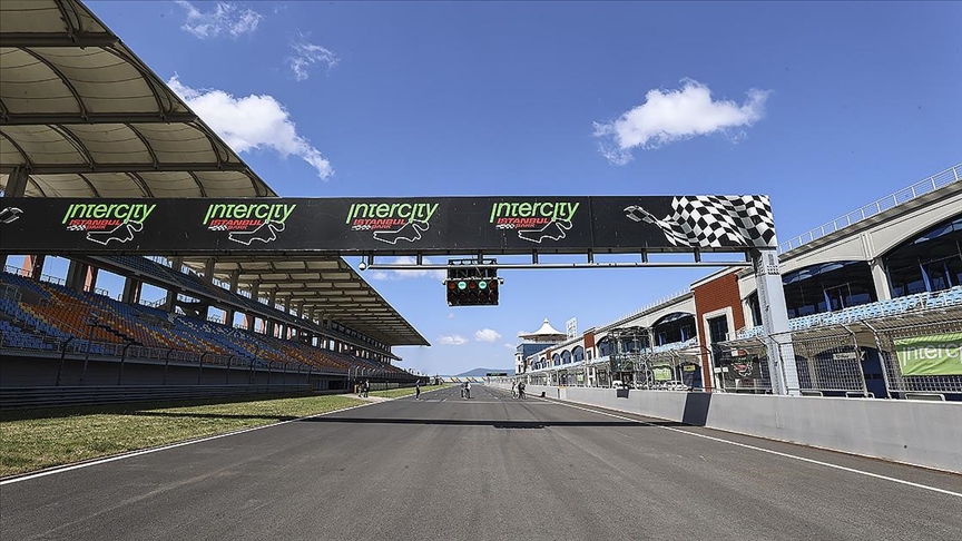 İstanbul'a özel tasarlanan Formula 1 kupası sahibini bekliyor