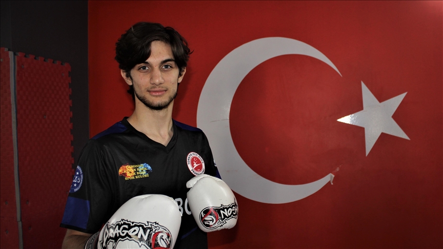 Türkiye şampiyonlukları bulunan kick boksçu Ferit, gözünü dünya şampiyonasına dikti