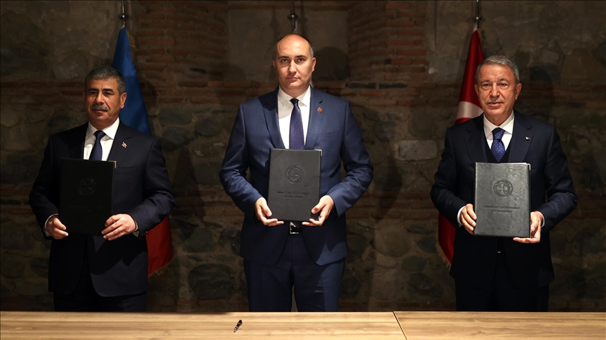 Georgian, Turkish, Azerbaijani defense chiefs agree to improve cooperation