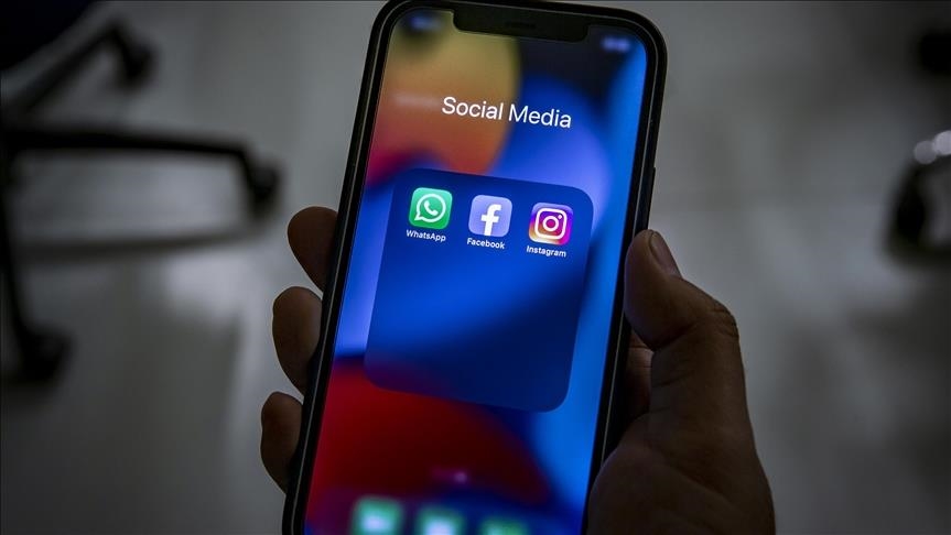 Facebook family of apps gradually returning to service