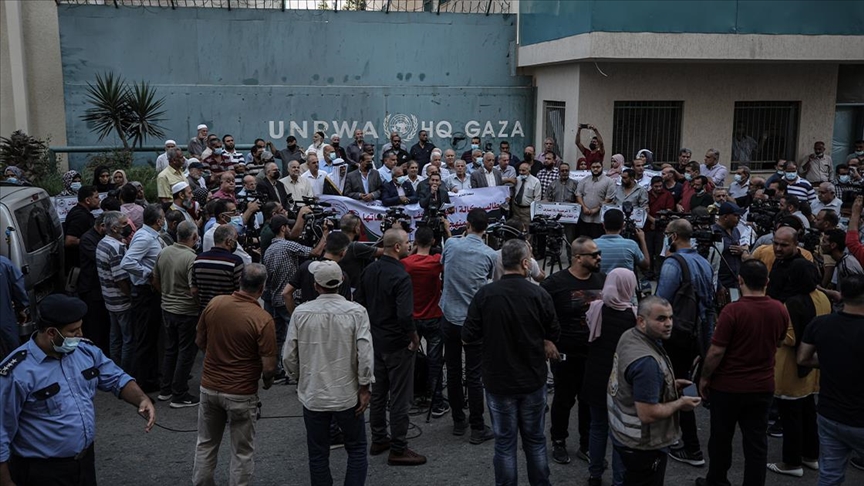 وقفة احتجاجية بغزة لرفض اتفاقية عودة الدعم الأمريكي لـ"أونروا"
