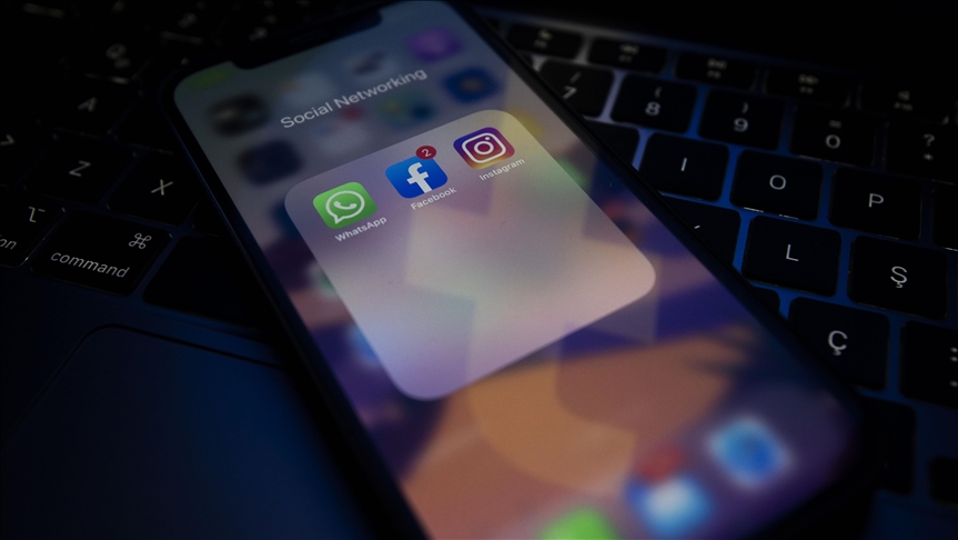 Facebook, Whatsapp ve Instagrama erişim sorununun, şirketin yaptığı değişiklikten kaynaklandığı iddia edildi
