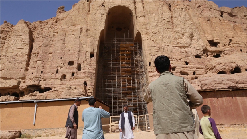 Afganlar, Bamyan'daki dev Buda heykellerini restore ederek turizmden gelir elde etmek istiyor