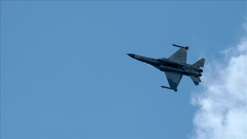 Taiwán afirma que en un día 56 aviones de guerra chinos entraron en su zona de defensa aérea
