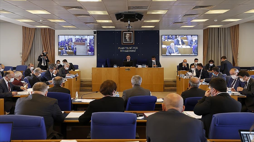 Vergi kanunlarına ilişkin düzenleme içeren kanun teklifi, TBMM Plan ve Bütçe Komisyonunda görüşülüyor
