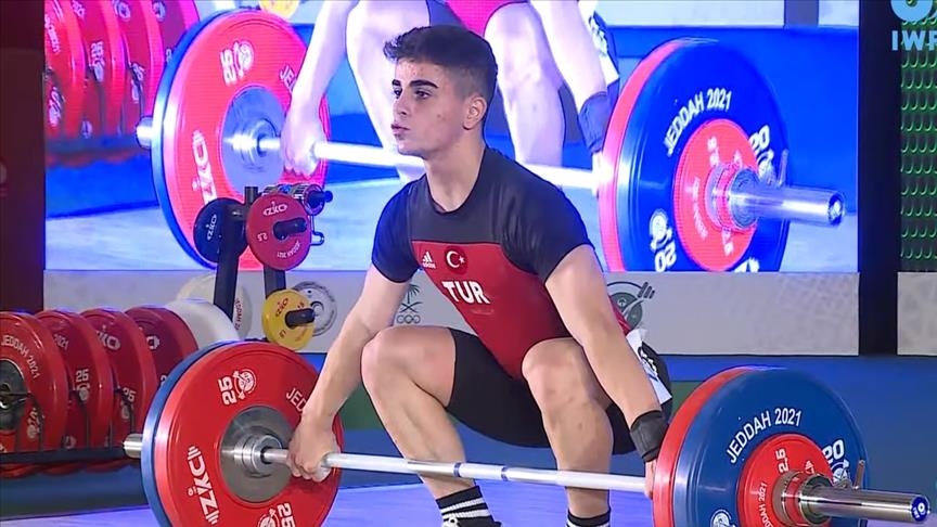 ملی‌پوشان ترکیه نایب قهرمان وزنه برداری نوجوانان جهان شدند
