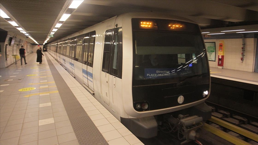 Cezayir'in başkentindeki metro, Fransız ortak olmadan hizmet vermeye başladı