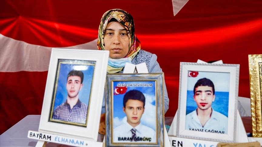 Dayik Ayten Elhaman: Ciwanên me dixapînin dibin li serê çiyê û zinaran dirizînin