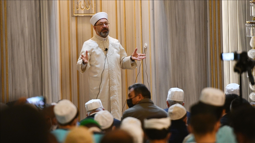 Diyanet İşleri Başkanı Erbaş, Gaziantep'te gençlerle buluştu