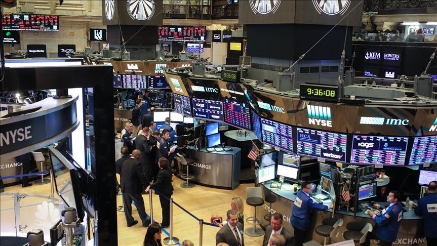 US indices flat amid mixed sentiment of weak jobs report