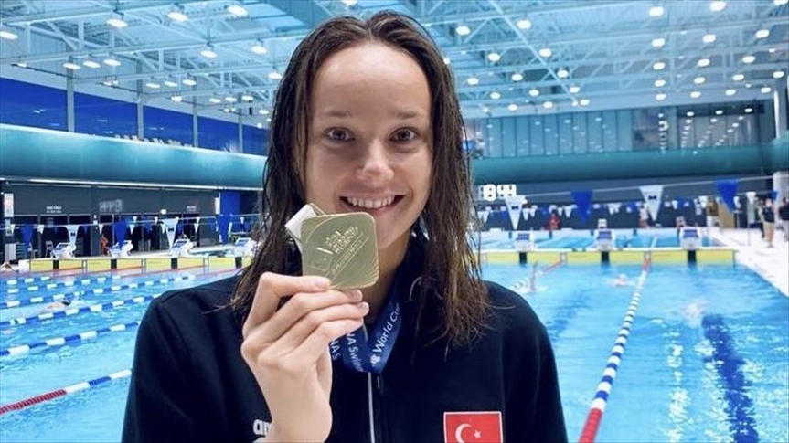 Milli yüzücü Viktoria Zeynep Güneşten altın madalya