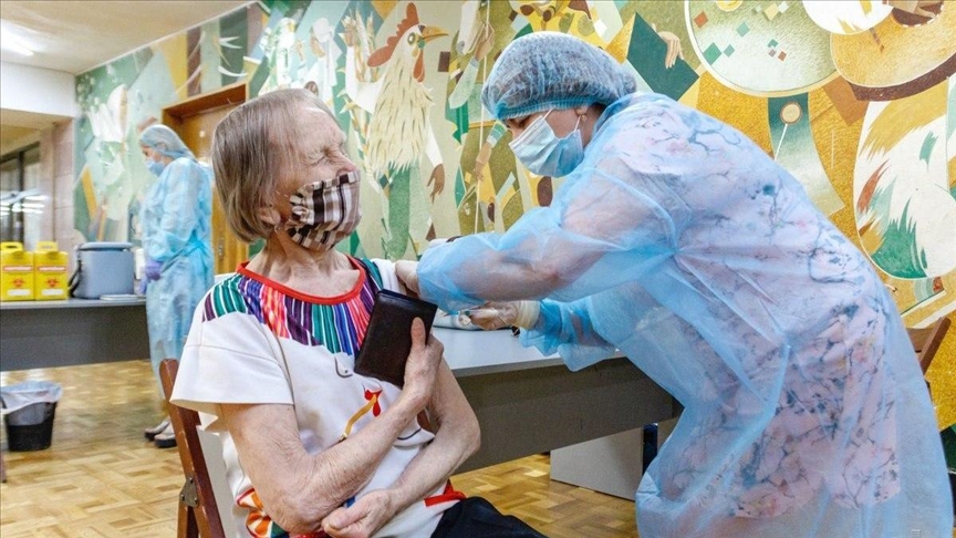 В Украине за сутки из-за COVID-19 скончалось 250 человек 