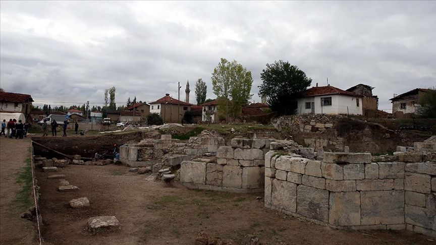 Karadenizin en büyük Roma kentlerinden Sebastapolis, Sulusaray ilçesinin altında bulunuyor