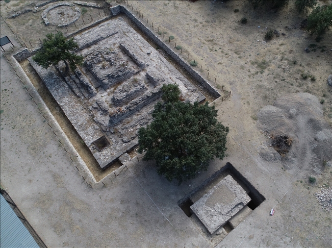 Alexandria Troasda 2 bin yıllık altar bulundu