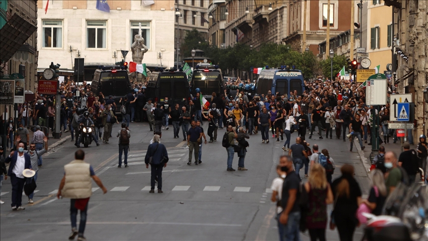 Italija: Neredi u Rimu tokom protesta zbog "zelene propusnice"