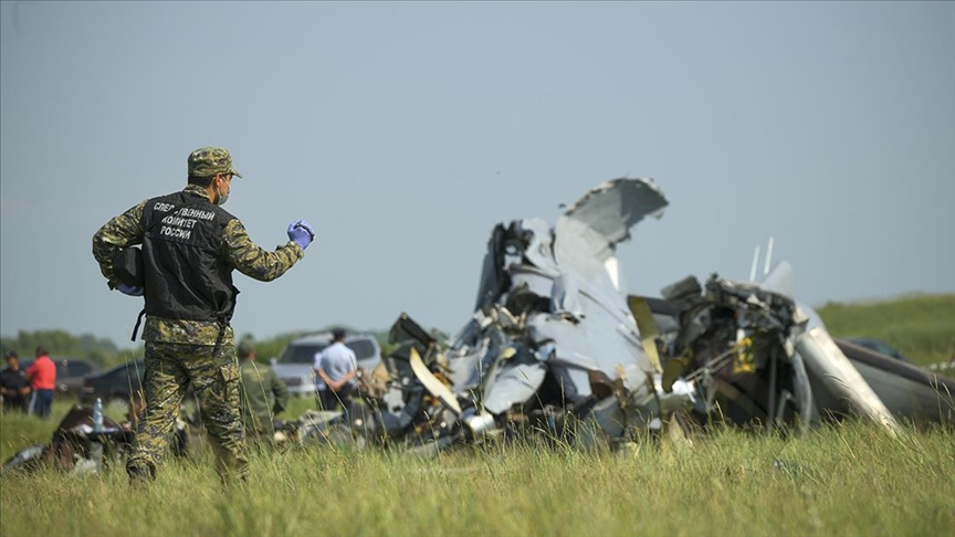 Tataristanda paraşütçü taşıyan uçağın düşmesi sonucu 16 kişi hayatını kaybetti