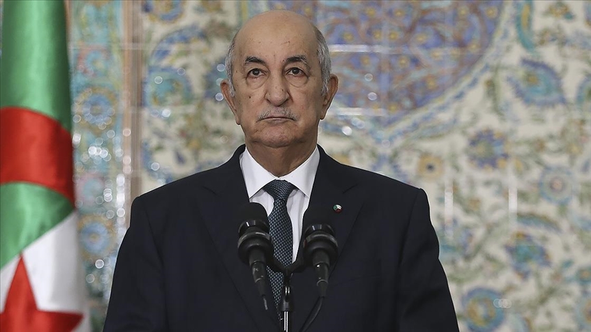 Cezayir Cumhurbaşkanı Tebbun: Fransa, Keçiova Camisinde bulunan 4 bin kişinin etrafını sardı ve top atışıyla öldürdü