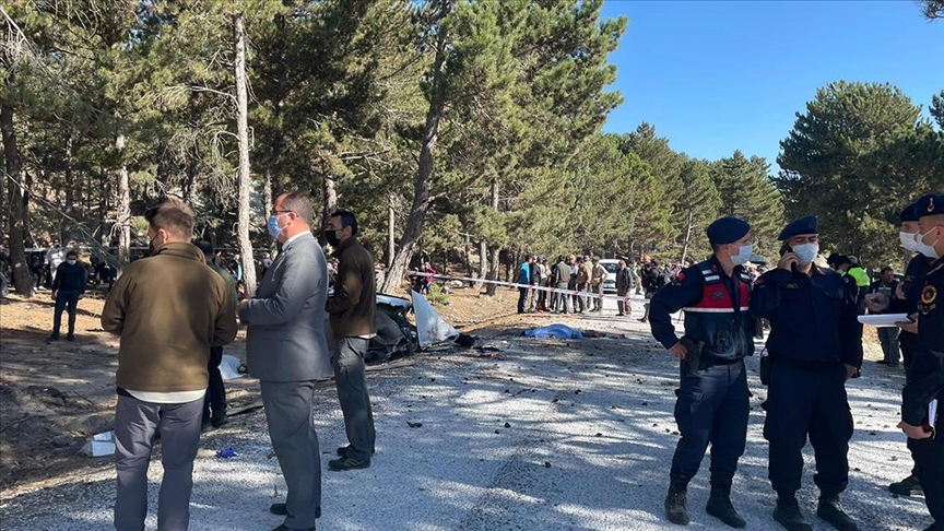 Afyonkarahisar'da öğrenci servisinin devrilmesi sonucu 5 öğrenci hayatını kaybetti